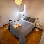 Nebrija Σάντα Κρουζ Τενερίφης